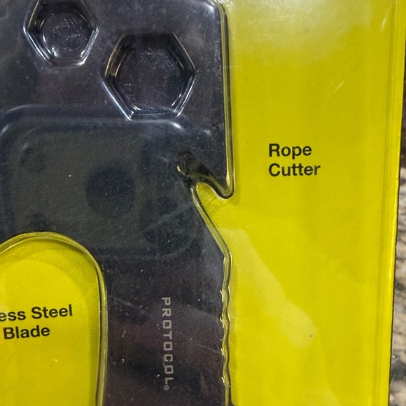 NEW IN BOX Protocol 5-in-1 Ax/Wrench Multi Tool - Black - Picture 4 of 12